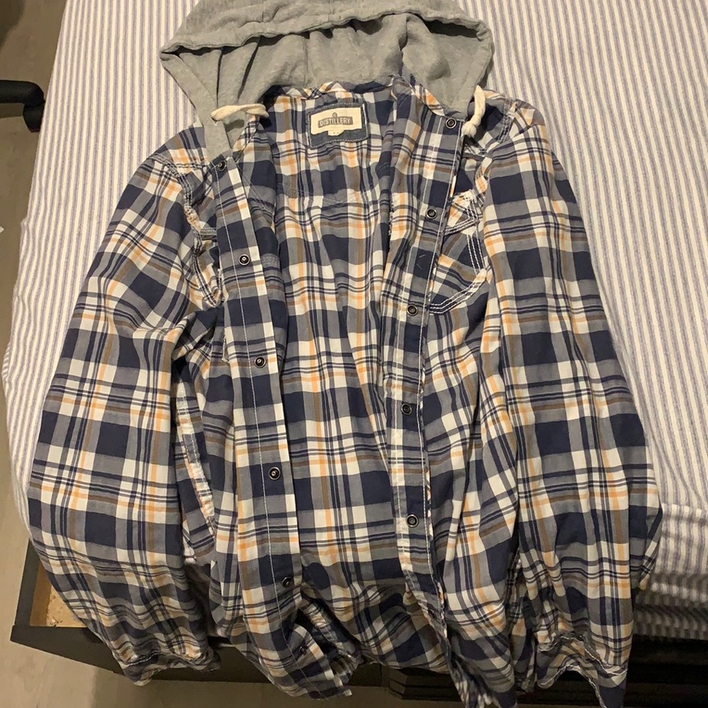 flannel/outercoat size small